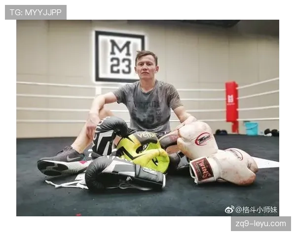 熊朝忠球场像邻家大哥，家里像富豪杂志，看到那张餐桌我心态碎了